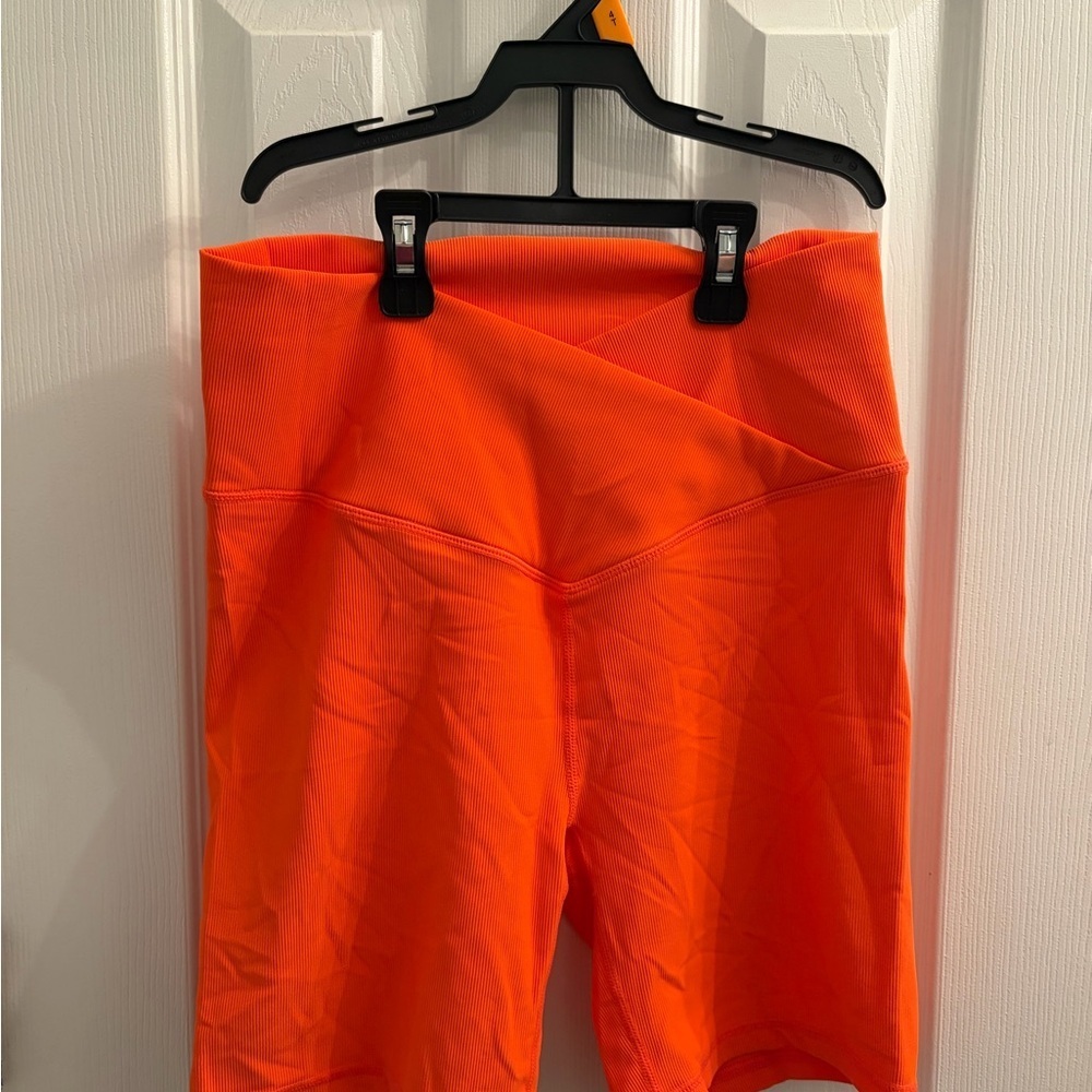 Wilo The Label Women's Orange Sporty Chic Ribbed Bike Shorts Medium NWT